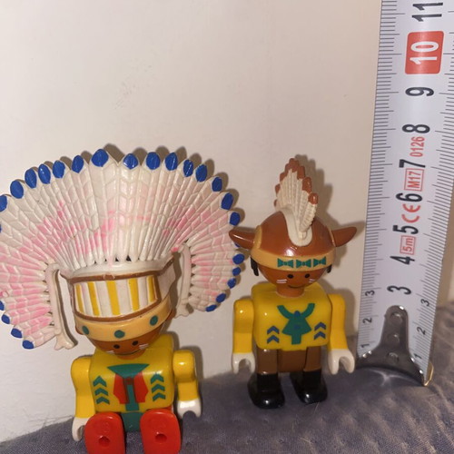 Vintage Pocket Pocahontas figures used, Keenway 90s