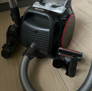 Miele Boost CX1 125 Edition Vacuum Cleaner 890W Bagless 1lt Obsidian Black