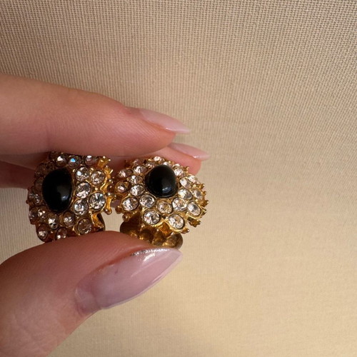 Vintage clip-on earrings with rhinestones and black hematite stone