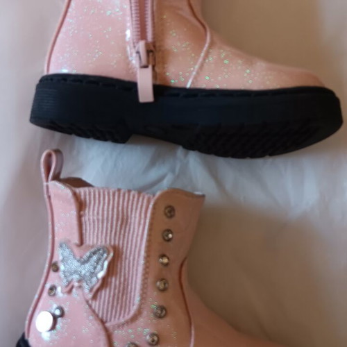 Marikelly pink boots size 22 used