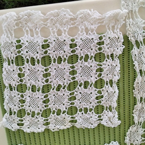 Crochet Doily Set Vintage, 3 Pieces, 1 Large 80x80 & 2 Small 30x30