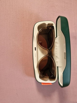 Fauna sunglasses with speaker and microphone like new