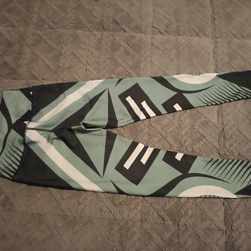 Women's leggings size large like new, green