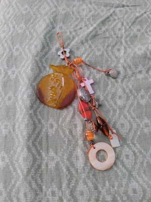 Gouri used, made of glass, shells and metals