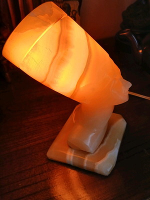 Αντίκα προτομή βασίλισσας Νεφερτίτης από όνυχα φωτιζόμενη σαν καινούργιο