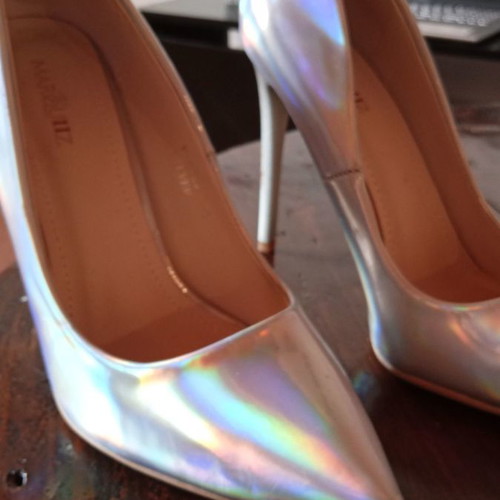 Set of 2 Sarigiannis pumps new, red with cross strap and silver metallic, size 38, 10cm heels