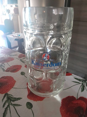 голяма чаша бира