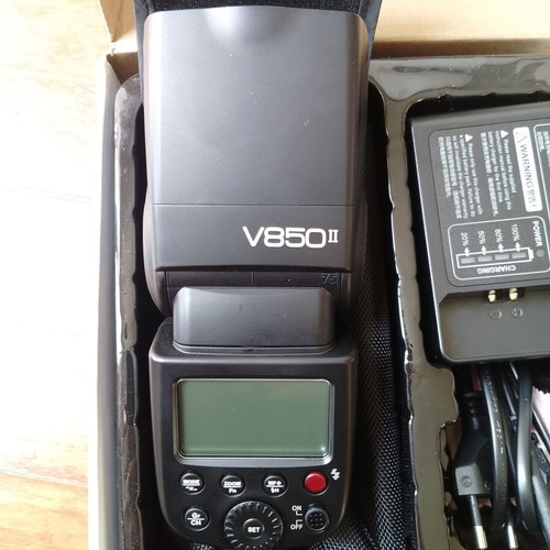 Godox V850II V850 Flash like new
