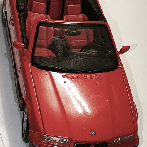 BMW E36 325i Cabrio 1:18 die-cast model