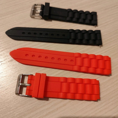 Set of 2 watch straps 2 cm wide silicone or rubber like new