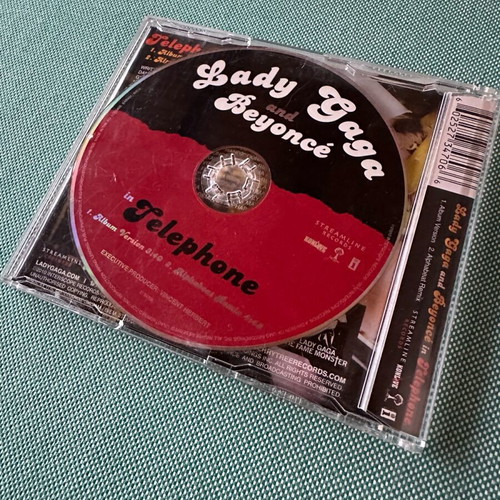 Lady Gaga & Beyonce Telephone CD-single like new, pop