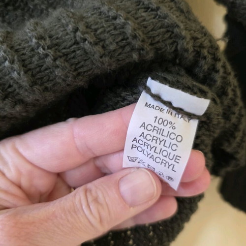 Italian green sweater used, size 36-38, 100% polyester