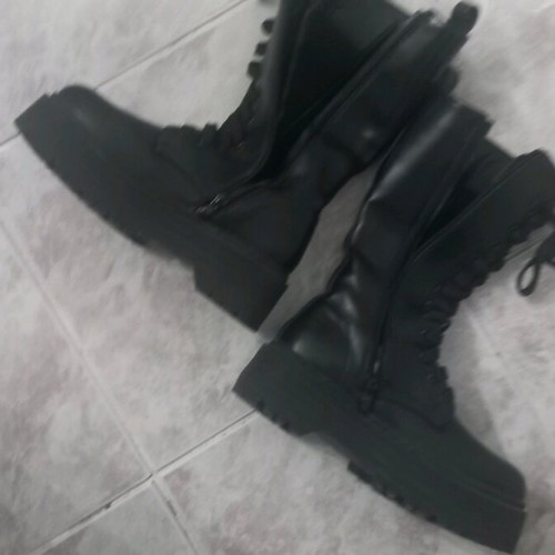 Women's black boots size 36 like new
