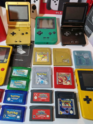 Nintendo Pokemon Collection σαν καινούργια για Game Boy