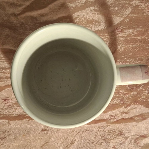 Pink mug with soft design, like new