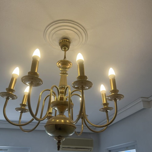Chandelier with 8 lamps used