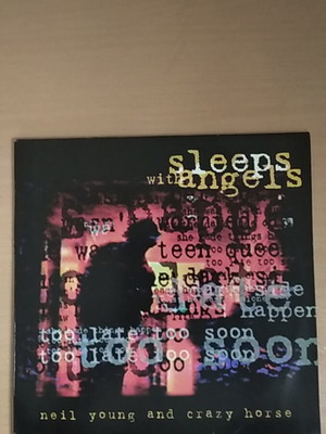 Двоен винилов LP Neil Young and Crazy Horse Sleeps with Angels като нов