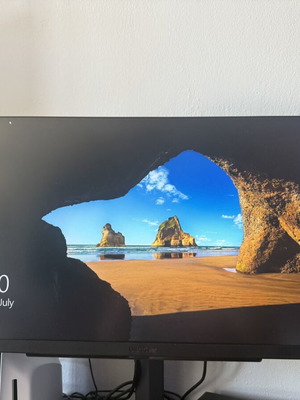 LG UltraGear 27GS75Q-B 27” QHD Nano IPS Gaming Monitor like new