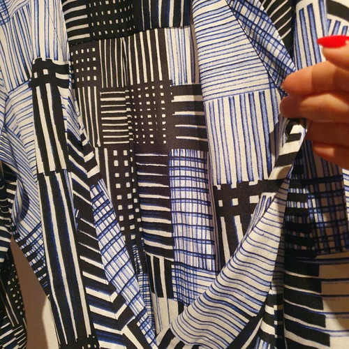 DKNY wrap shirt like new, white and blue, size M