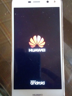 Huawei Y6-2017 (MYA-L11) μεταχειρισμένο με κολλημένη οθόνη στην εκκίνηση