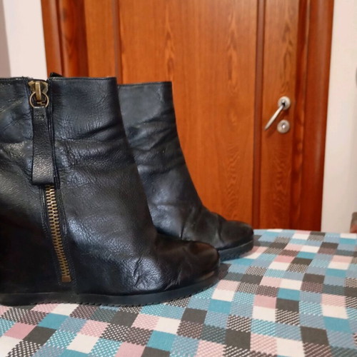 Nine West women's ankle boots used, black with zipper and high heel