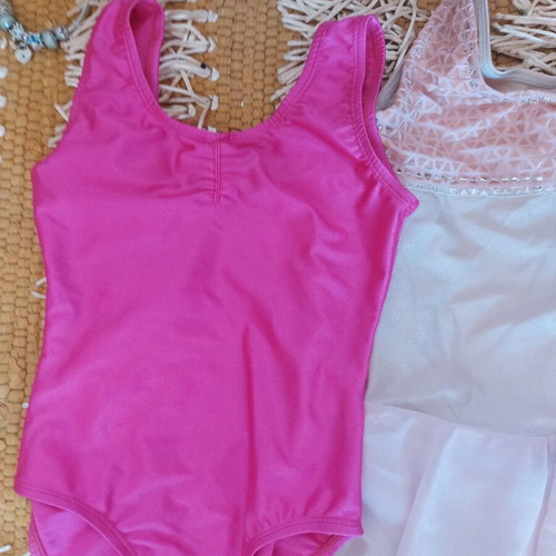 Bodysuits like new for 4 to 5 years old