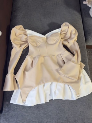 Рокля бежова като ново, размер L/XL с метален цип и допълнителни чашки