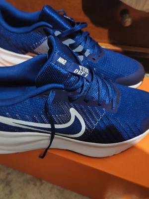 Nike men's athletic shoes new, blue and white, size 45.5