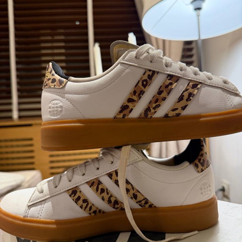 Adidas Grand Court 2.0 sneakers like new, size 39