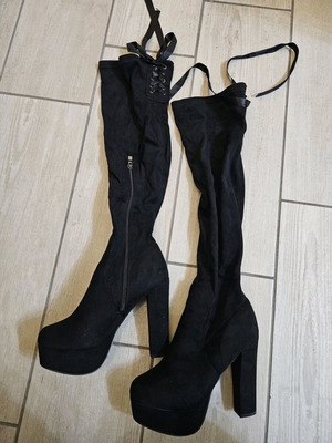 Voi & noi women's suede fabric boots like new size 38