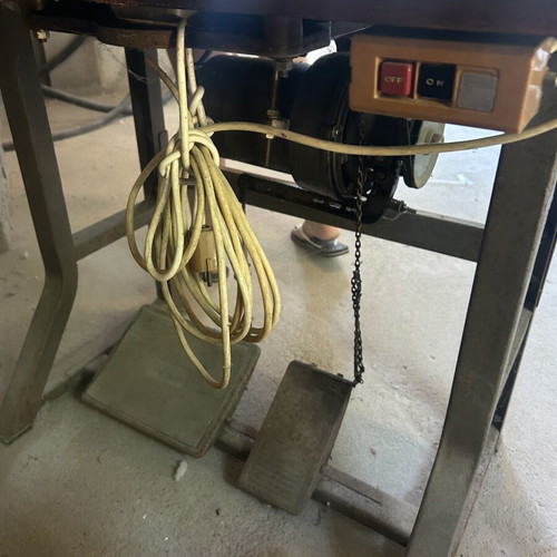 Brother 5-Thread Overlock Sewing Machine used, professional