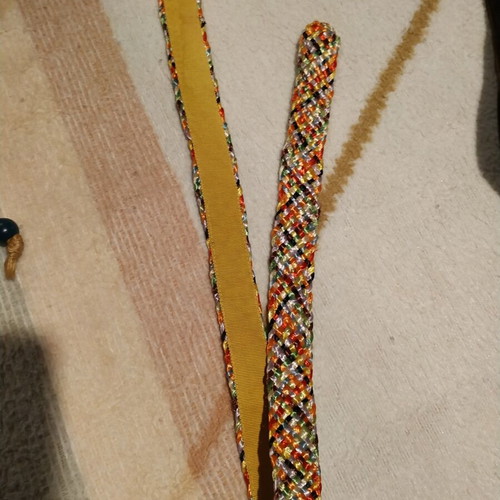 Set of four belts like new, elastic, velvet, and straw