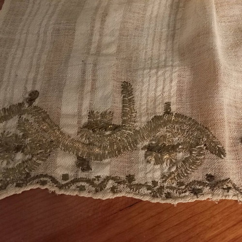 Soufli silk tsevres used with gold thread