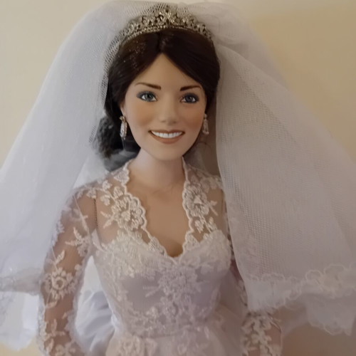 Danbury Mind Princess Kate porcelain doll new in wedding dress