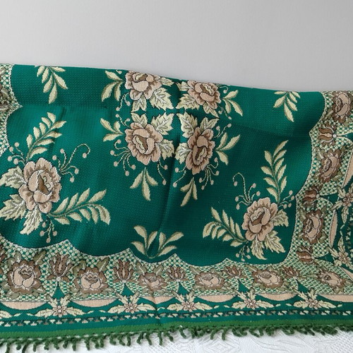 Damask tablecloth new, cotton with fringes