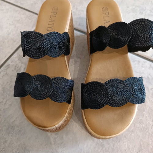 Platform sandals with black embroidery new, size 38