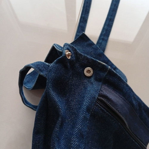 Denim crossbody bag with embroidered flowers used, blue