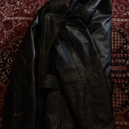 Leather jacket new with matching belt, unisex, black