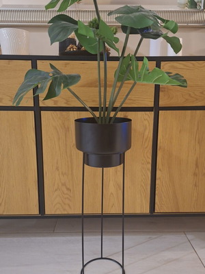 Plant stand with pot for indoor and outdoor use