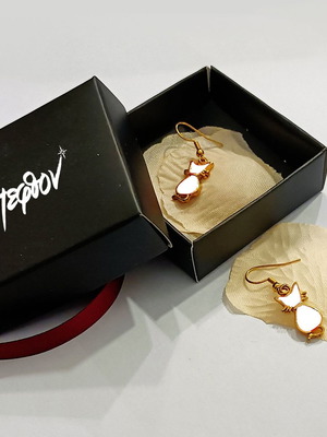 Χειροποίητα σκουλαρίκια γάτα άσπρη καινούργια με σμαλτοχρώματα