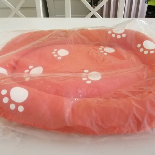 Pet bed for small breeds new