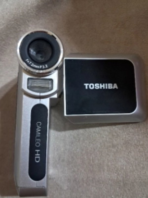 Toshiba Camileo HD DV camcorder with 8x digital zoom