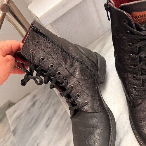 Robinson boots size 38 with zippers and velvet lining like new