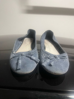 Women’s ballet flats like new, size 41, blue suede