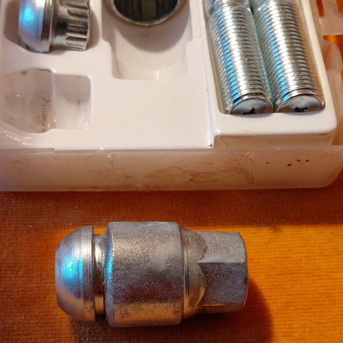 Powerlock wheel locks set used with key