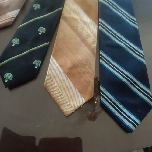 Ties set of 9 used, 2 pure silk with unique patterns