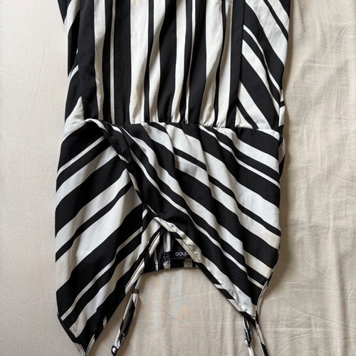 Boohoo summer dress with black and white stripes like new