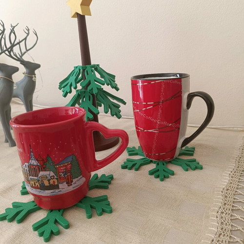 Christmas tree coaster for 4 glasses, new