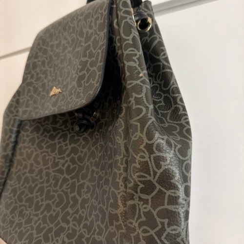 Kem backpack like new, green, spacious design