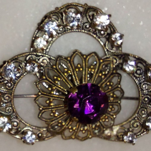 Vintage costume jewelry set like new, purple and silver